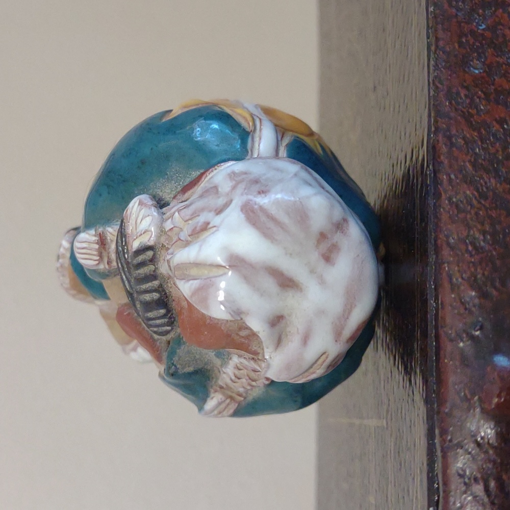 Vintage Keena Red Clay Sculpture of Native Indian Man with Eagle Feather - Picture 5 of 6